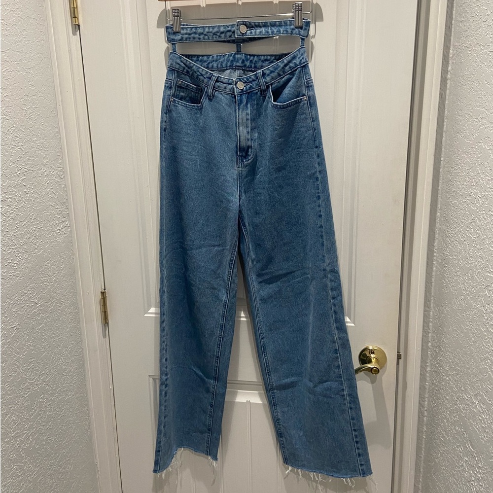 Cut out high rise jean